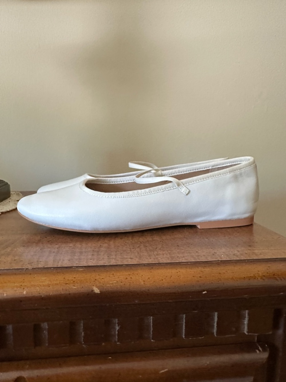 Steve Madden White Leather Ballet Flat with Mary Jane Strap - Picture 3 of 7